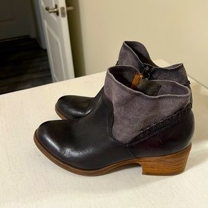 Comfortiva Women’s Corry Denim Full-Grain Leather with Textured Suede / Size 8